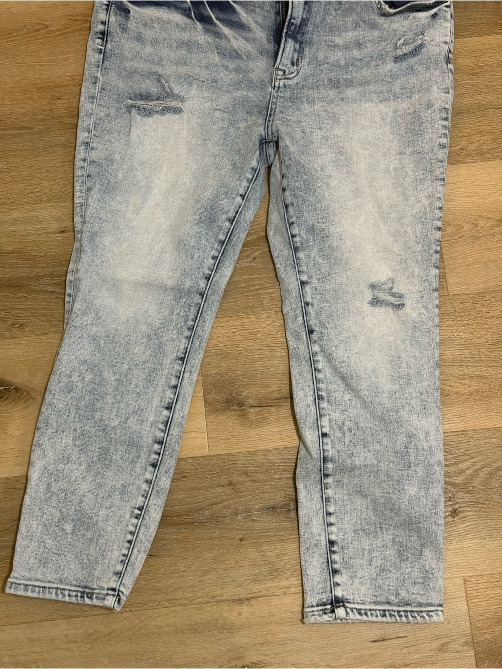Light Wash Skinny Jeans with Subtle Distress
